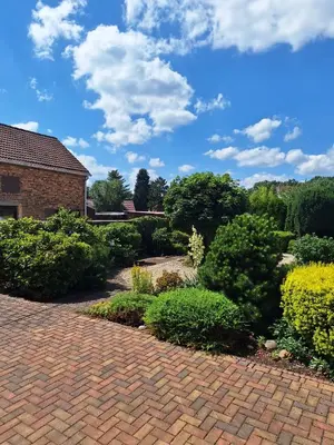 Ein Garten an der Unterkunft Ferienhaus Schwanensee