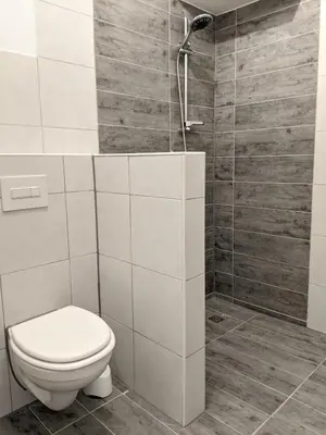 Ein Badezimmer in der Unterkunft Bahnhotel Dippoldiswalde