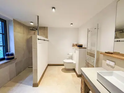 Ein Badezimmer in der Unterkunft Chalet Glamping in der Orangerie by Interhome