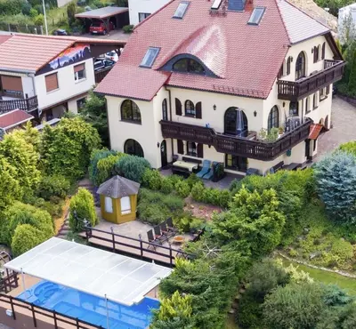 Das Gebäude in dem sich die Ferienwohnung befindet