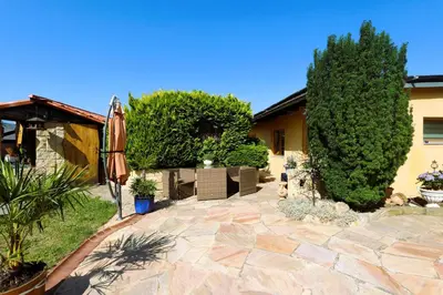 Ein Garten an der Unterkunft Cottage Sächsische Schweiz