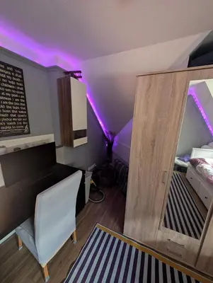 Ein Bett oder Betten in einem Zimmer der Unterkunft City View Apartment - WiFi - Netflix - Airport Shuttle