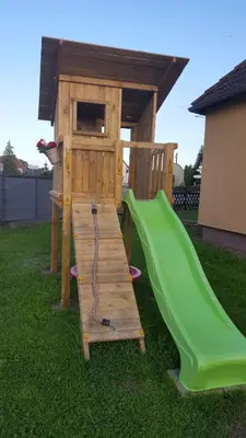 Ein Kinderspielbereich in der Unterkunft Ferienwohnung Pension Reimann Zwethau