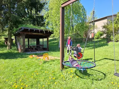 Ein Garten an der Unterkunft Landhaus Sorgenfrei