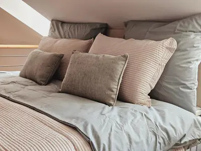 Ein Bett oder Betten in einem Zimmer der Unterkunft Elegantes Loft mit 2 Etagen im Königsviertel