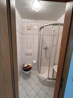 Ein Badezimmer in der Unterkunft Pension Schwesinger