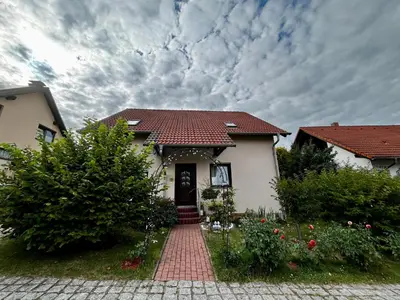 Ein Garten an der Unterkunft Villa L & S - Gemütliche Ferienwohnung im Grünen bei Dresden
