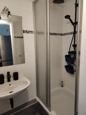 Ein Badezimmer in der Unterkunft Ferienwohnung am Tharandter Wald