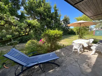 Ein Garten an der Unterkunft Ferienhäuschen Landidyll