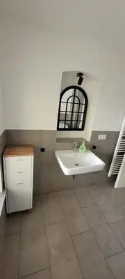 Ein Badezimmer in der Unterkunft Seyfarthrooms - Monteurwohnung Großröhrsdorf 3 - zentrale Lage, gute Anbindung, ideal für 2 Personen