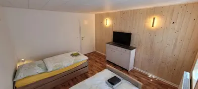 TV/Unterhaltungsangebot in der Unterkunft Seyfarthrooms - Monteurwohnung Großröhrsdorf 3 - zentrale Lage, gute Anbindung, ideal für 2 Personen