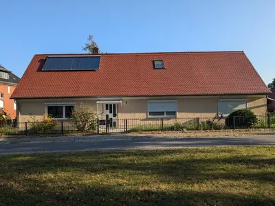 Das Gebäude in dem sich die Ferienwohnung befindet
