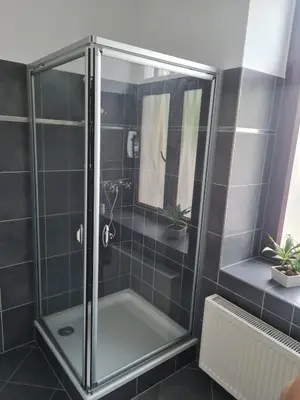 Ein Badezimmer in der Unterkunft Ausblick Freital 5