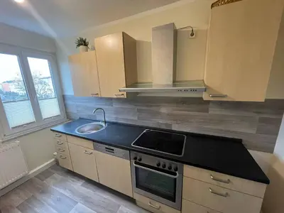 Küche/Küchenzeile in der Unterkunft Charming 4-Person Apartment in Hoyerswerda City Center