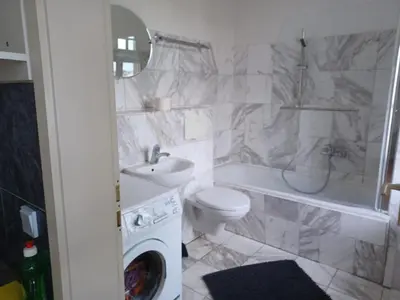 Ein Badezimmer in der Unterkunft Elbe Quartier Meissen TOP MONTEURUNTERKÜNFTE Wohnung 11