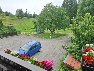 Ein Garten an der Unterkunft Landhaus Sorgenfrei obere Etage