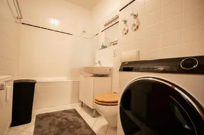 Ein Badezimmer in der Unterkunft Auf dem Kassberg - Walter 3OG mit Aufzug, WLAN, Netflix und mehr