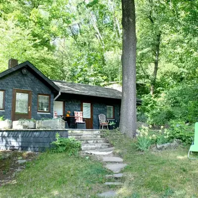 Waldsaumhütte mit Ausblick