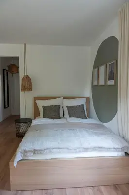 Ein Bett oder Betten in einem Zimmer der Unterkunft Ferienwohnung in Dresden - Elbnah - ruhig - neu - gut angebunden - WiFi - TV -kostenloses Parken