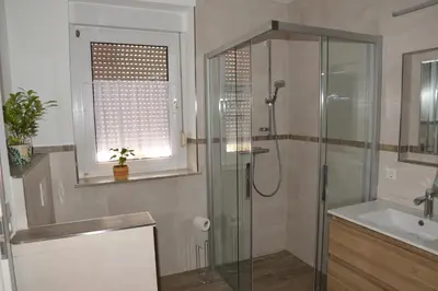 Ein Badezimmer in der Unterkunft Beim Stadttor
