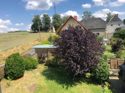 Ein Garten an der Unterkunft Ferienwohnung Dachstübchen