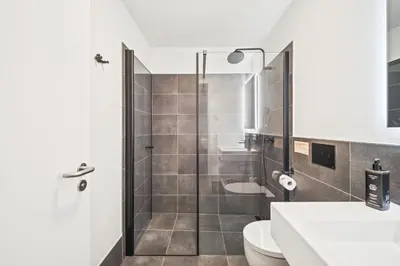 Ein Badezimmer in der Unterkunft Limehome Chemnitz Kirchgässchen