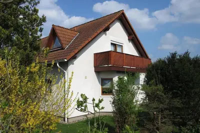 Das Gebäude in dem sich die Ferienwohnung befindet