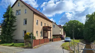 Das Gebäude in dem sich die Ferienwohnung befindet