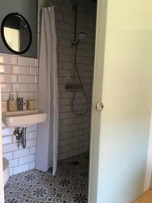 Ein Badezimmer in der Unterkunft Rosa,s Garten