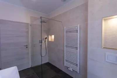 Ein Badezimmer in der Unterkunft Ferienwohnungen im Waldhaus Sebnitz