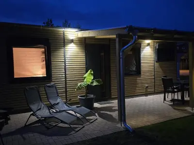Ein Patio oder anderer Außenbereich in der Unterkunft Mini Ferienhäuschen am Bergheider See