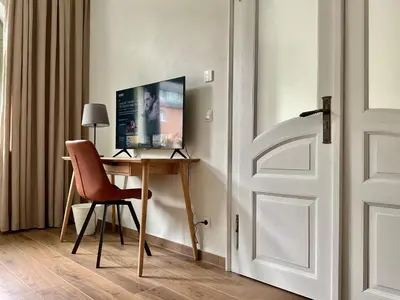 TV/Unterhaltungsangebot in der Unterkunft Wohnen auf Zeit - Nähe Klinikum
