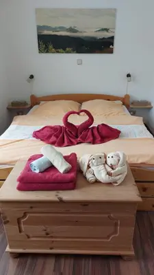 Ein Bett oder Betten in einem Zimmer der Unterkunft Ferienwohnung Echtner