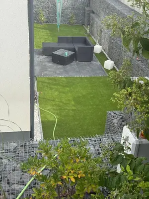 Ein Garten an der Unterkunft Neue , Schöne 3 Zimmer Wohnung in Dresden