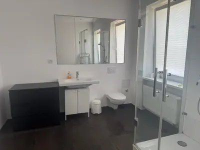 Ein Badezimmer in der Unterkunft großzügige Monteurwohnung für 6