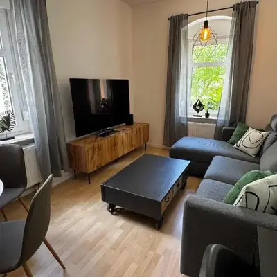 StayinDresden de Altbauperle mit Kingsize-Bett