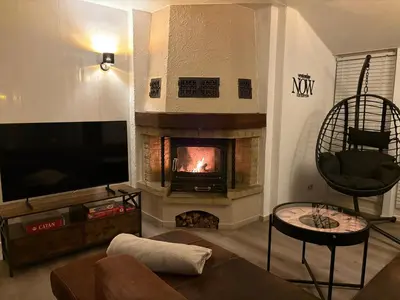 TV/Unterhaltungsangebot in der Unterkunft NEU Große und gemütliche Ferienwohnung in Dresden I Kamin I ruhige Sonnenterrasse I Parkplatz kostenfrei