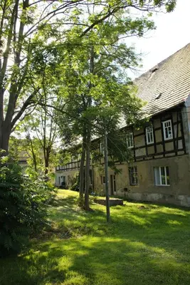 Ein Garten an der Unterkunft Wachsmuts gemütliche Bleibe mir alter Wandmalerei