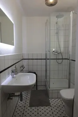 Ein Badezimmer in der Unterkunft Gemütliches Schmuckstück mit zwei Schlafzimmern