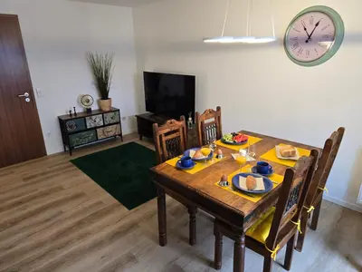TV/Unterhaltungsangebot in der Unterkunft WohnTraum Im Grünen, Balkon