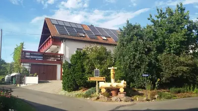Das Gebäude in dem sich die Ferienwohnung befindet