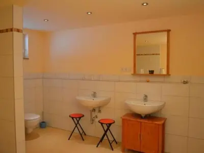 Ein Badezimmer in der Unterkunft Holiday Home Bärenstein by Interhome