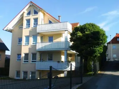 Das Gebäude in dem sich die Ferienwohnung befindet