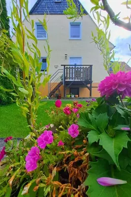 Ein Garten an der Unterkunft Apartment Schöne Ferienwohnung mit Garten und Grill by Interhome