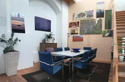 Ein Sitzbereich in der Unterkunft Dresden Lofts