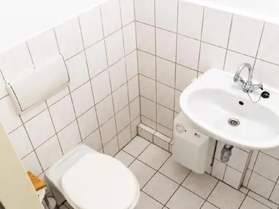 Ein Badezimmer in der Unterkunft Apartment Tolle Ferienwohnung in Freital by Interhome