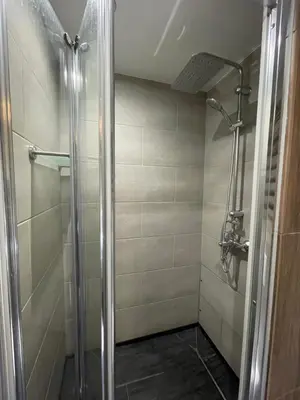 Ein Badezimmer in der Unterkunft Gasthaus Zum schwarzen Roß