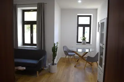 Ein Sitzbereich in der Unterkunft Moderne 2-Zimmer-Wohnung mit WLAN & Smart-Home