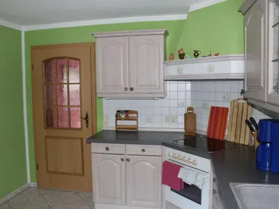 Küche/Küchenzeile in der Unterkunft Apartment Geräumige Ferienwohnung mit Terrasse- in günstiger zentraler Lage in der Oberla by Interhome