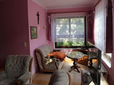 Ein Sitzbereich in der Unterkunft Apartment Geräumige Ferienwohnung mit Terrasse- in günstiger zentraler Lage in der Oberla by Interhome